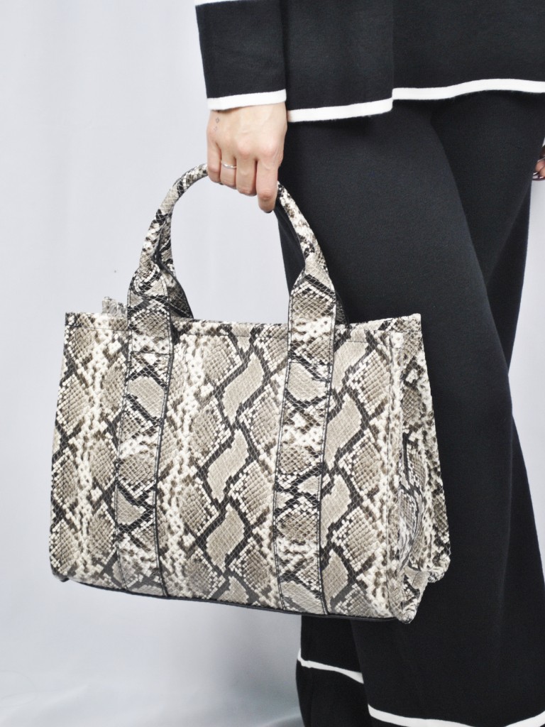 MALA ESTILO TOTE COM ESTAMPADO ANIMAL PRINT MALA ESTILO TOTE COM ESTAMPADO ANIMAL PRINT