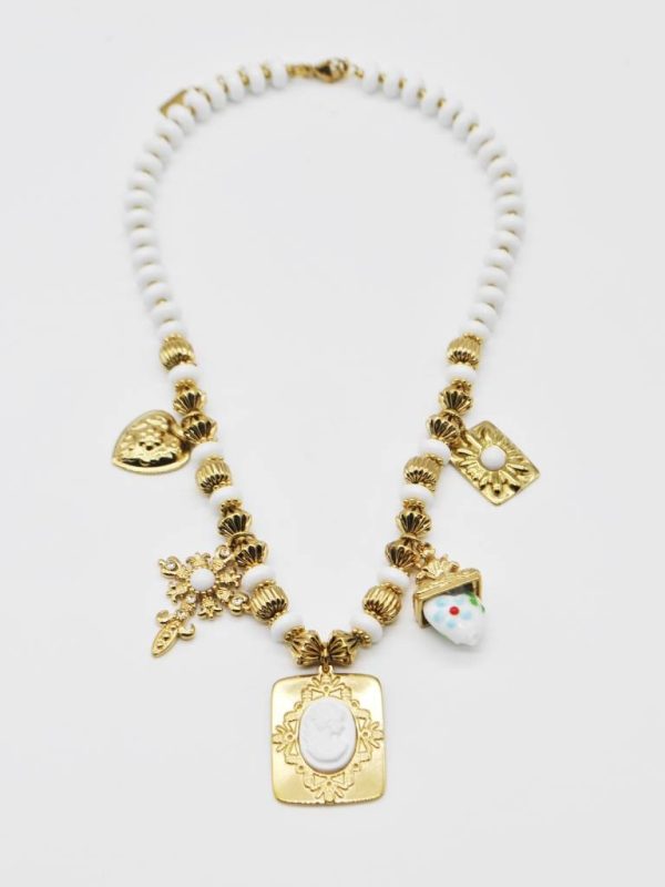 COLAR DOURADO COM PENDENTES