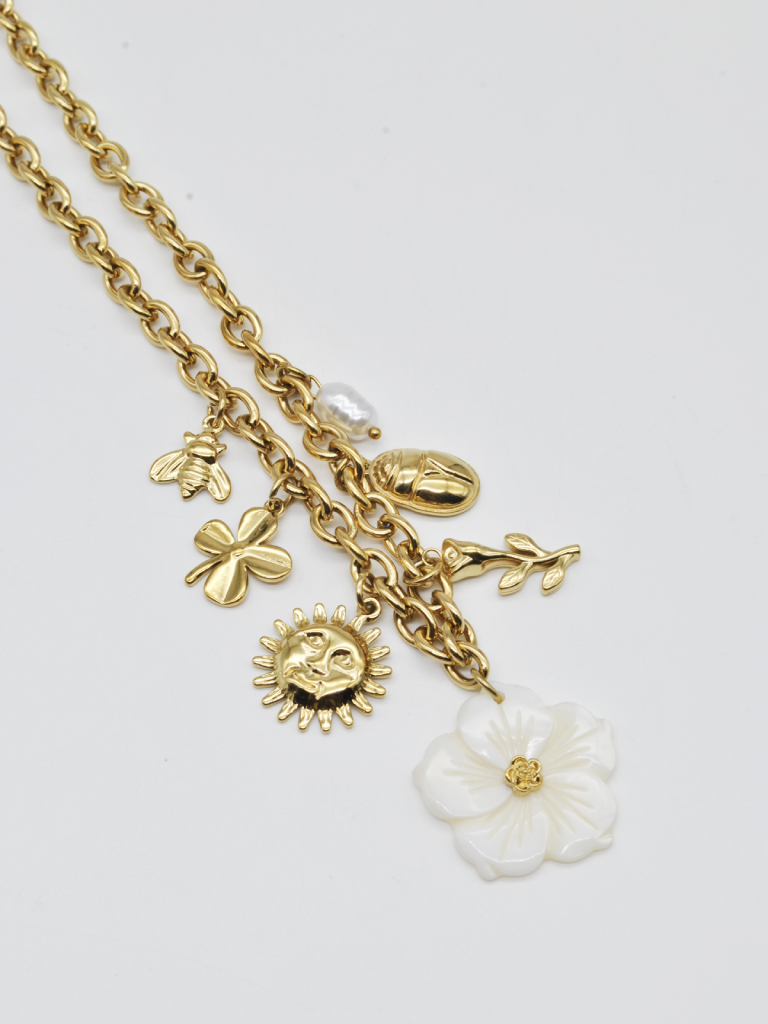 COLAR COM PENDENTES FLORAIS COLAR COM PENDENTES FLORAIS