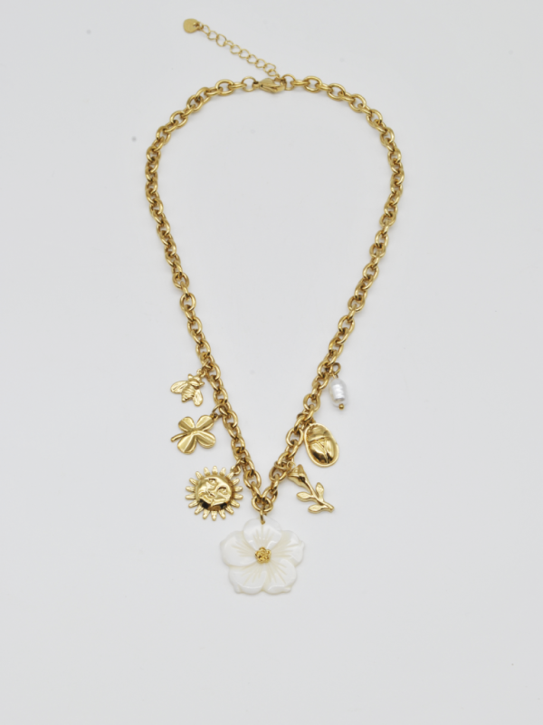 COLAR COM PENDENTES FLORAIS